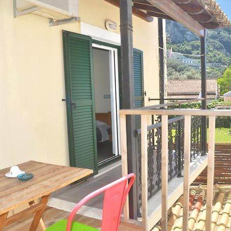 Holiday Studio Apartments Yannis On Agios Gordios Beach In Corfu ภายนอก รูปภาพ