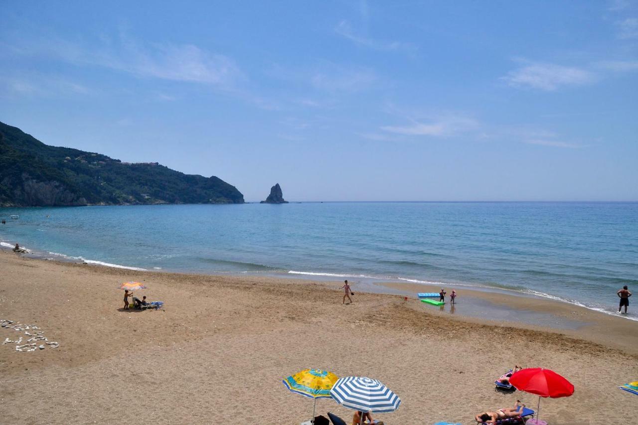 Holiday Studio Apartments Yannis On Agios Gordios Beach In Corfu ภายนอก รูปภาพ