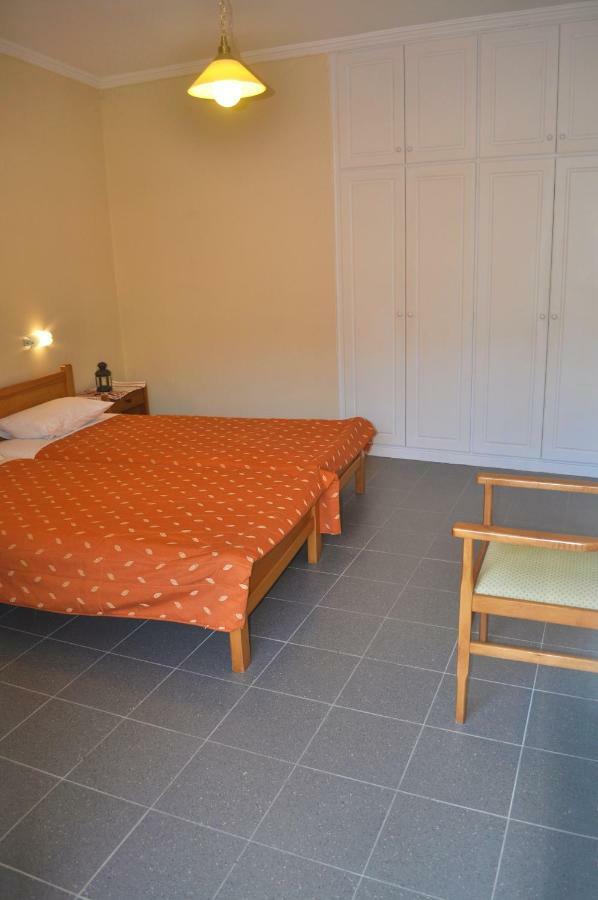 Holiday Studio Apartments Yannis On Agios Gordios Beach In Corfu ภายนอก รูปภาพ