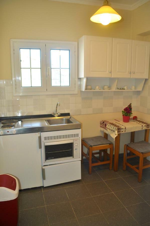 Holiday Studio Apartments Yannis On Agios Gordios Beach In Corfu ภายนอก รูปภาพ