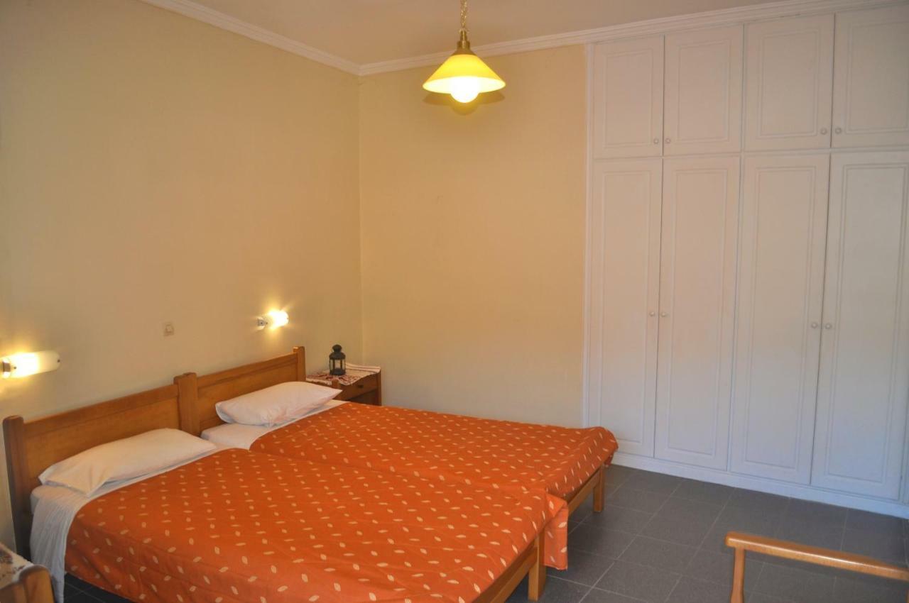 Holiday Studio Apartments Yannis On Agios Gordios Beach In Corfu ภายนอก รูปภาพ